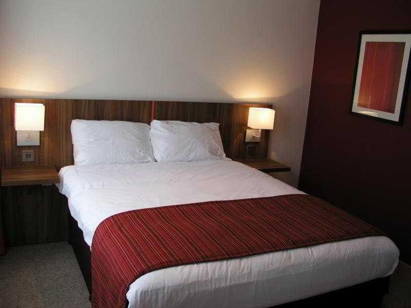 Ramada Hounslow - Heathrow East Номер фото