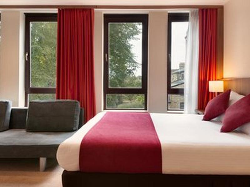 Ramada Hounslow - Heathrow East Экстерьер фото