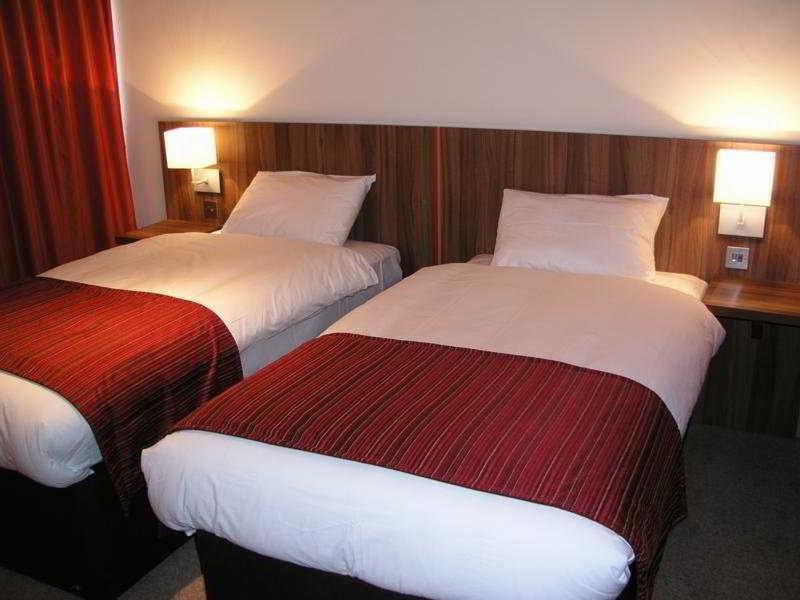 Ramada Hounslow - Heathrow East Номер фото