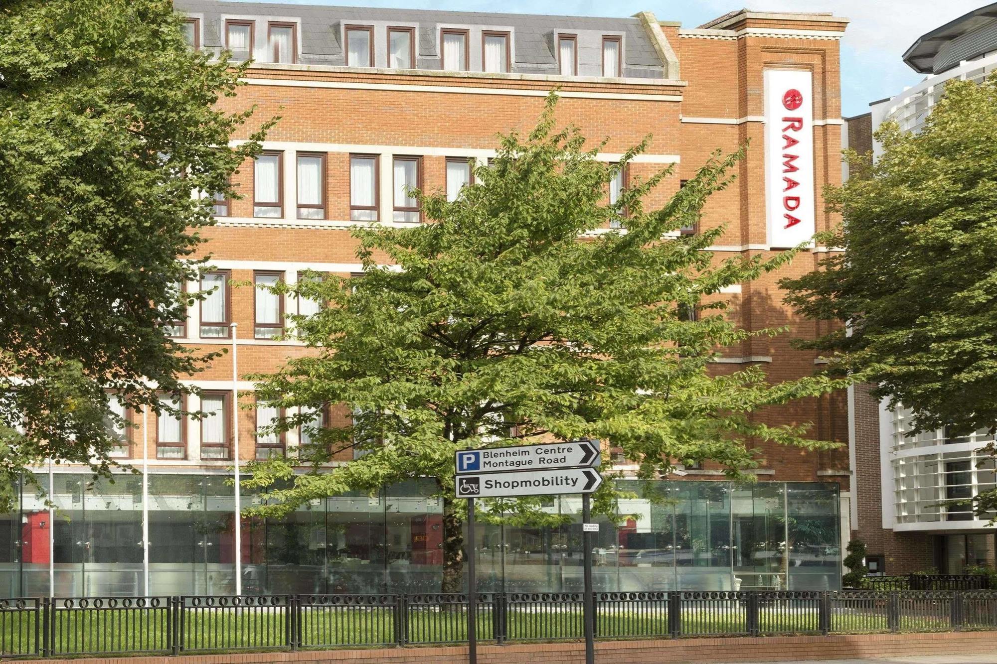 Ramada Hounslow - Heathrow East Экстерьер фото