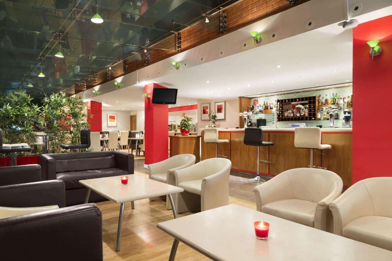 Ramada Hounslow - Heathrow East Экстерьер фото