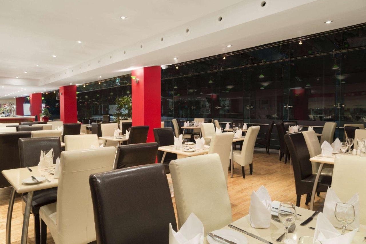 Ramada Hounslow - Heathrow East Экстерьер фото