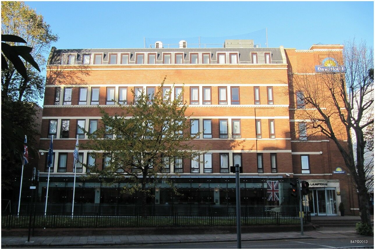 Ramada Hounslow - Heathrow East Экстерьер фото